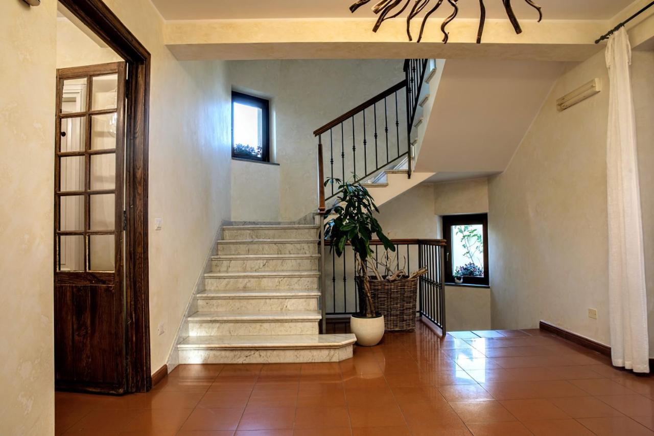 Guest House Dalu ดอร์กาลี ภายนอก รูปภาพ