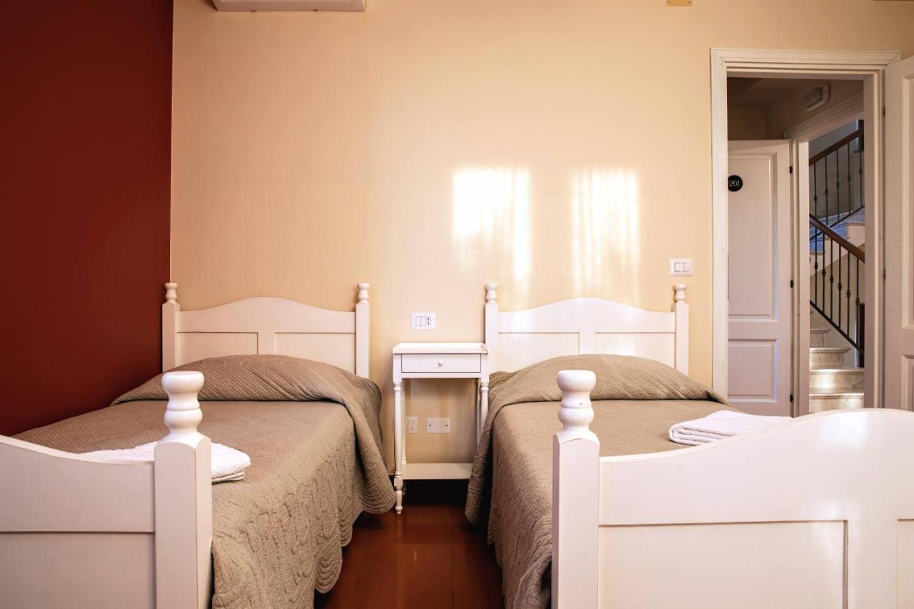 Guest House Dalu ดอร์กาลี ภายนอก รูปภาพ
